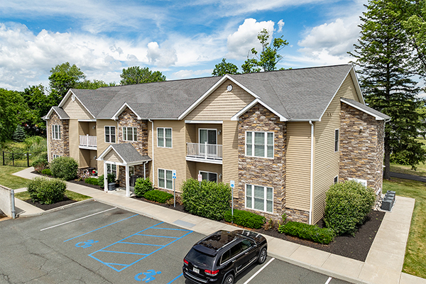 8-unit apartment building
